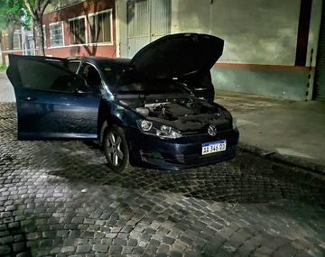 Hallan quemado en Nueva Pompeya el auto que habrían usado los asesinos del policía en Ramos Mejía