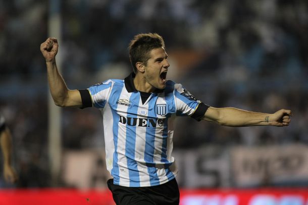 Racing derrotó a Tigre y sueña con la Copa Sudamericana