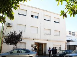 El edificio donde encontraron a la familia intoxicada por monóxido de carbono en Bahía Blanca. El edificio donde encontraron a la familia intoxicada por monóxido de carbono en Bahía Blanca.