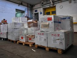 Denunciaron a ex funcionarios del macrismo por las 600 mil dosis de vacunas que dejaron vencer