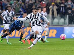 Juventus venció a Inter y sigue siendo líder en la Liga de Italia