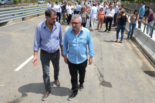 Julio Zamora inauguró la ampliación integral del tercer carril del camino Banacalari-Benavídez.