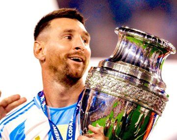 Argentina bicampeón: la foto de Messi con las dos Copas América