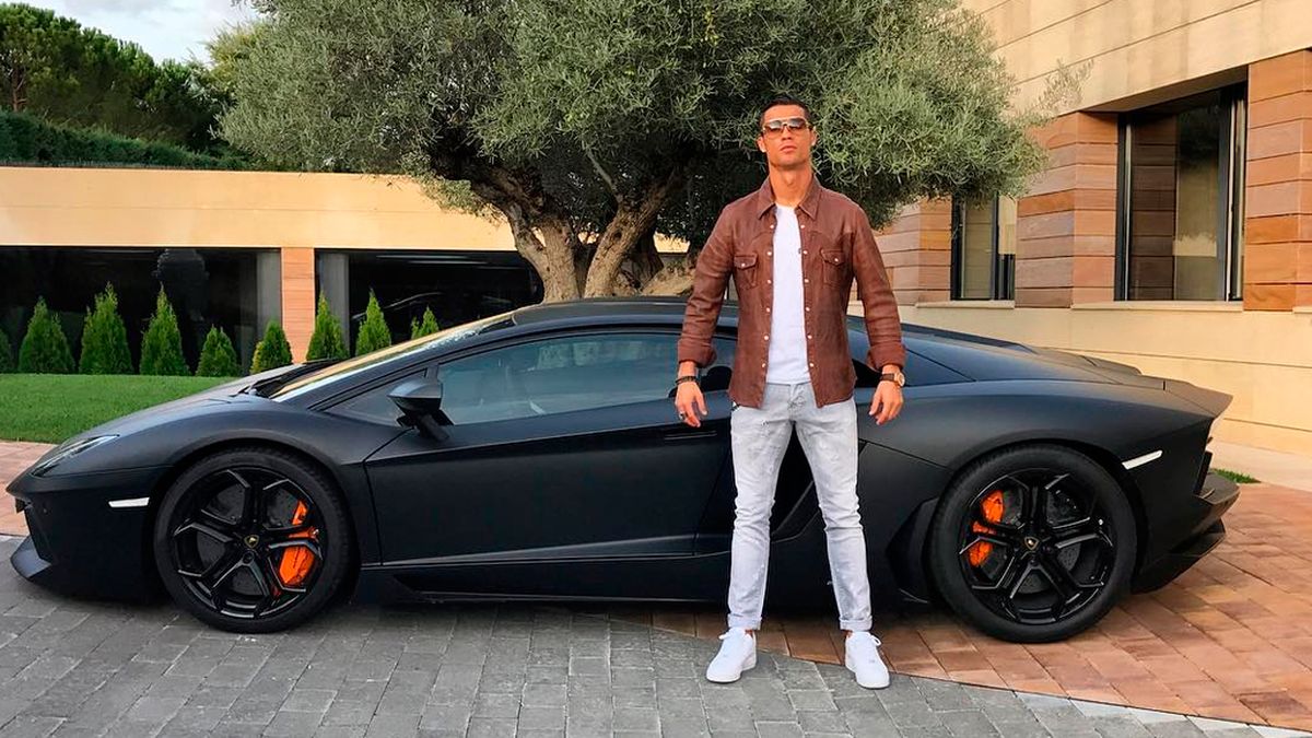 Cristiano Ronaldo abandonó su Lamborghini... por un dolor en su muñeca