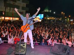 popular cantante e hincha de river estallo contra su equipo popular cantante e hincha de river estallo contra su equipo