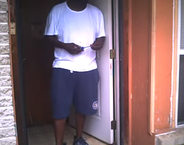 Macabro: graban en video a un policía matando a enfermo mental