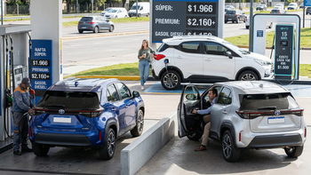 Aumento de combustibles: ¿conviene comprar un auto a nafta, híbrido o eléctrico? Aumento de combustibles: ¿conviene comprar un auto a nafta, híbrido o eléctrico?