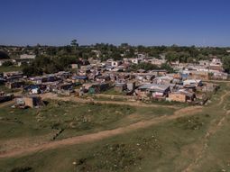 La pobreza continúa concentrándose en la periferia de Montevideo. La pobreza continúa concentrándose en la periferia de Montevideo.
