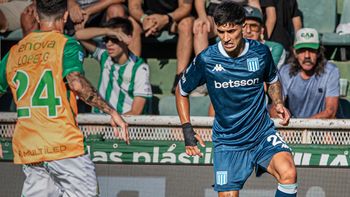 racing se impuso por 2-0 ante banfield con goles de di cesare y maravilla martinez racing se impuso por 2-0 ante banfield con goles de di cesare y maravilla martinez