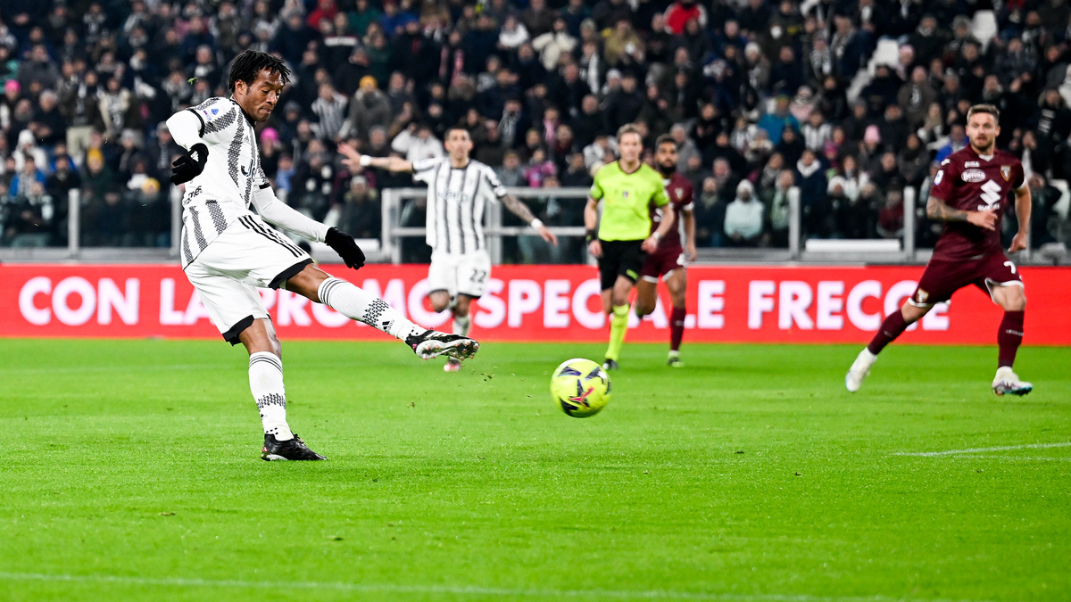 Photo officielle de la Juventus signée et encadrée par Alessandro Del