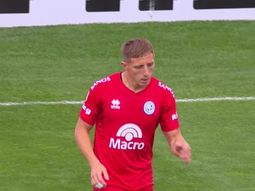Belgrano presentó su nueva camiseta roja: los motivos