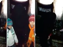 Una mamá le da su último beso a su hija en Siria