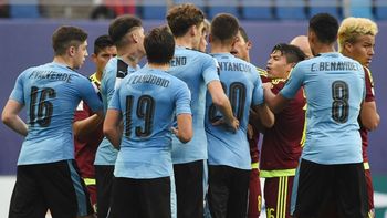 Los jugadores Sub 20 de Uruguay y Venezuela se enfrentaron en el hotel Los jugadores Sub 20 de Uruguay y Venezuela se enfrentaron en el hotel
