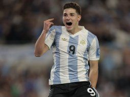 El gol de Julián Álvarez para abrir el marcador ante Brasil