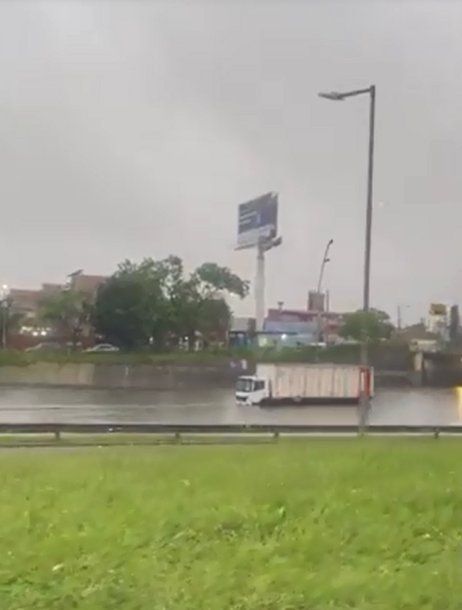 Fotos y videos: graves inundaciones por el fuerte temporal que azota al AMBA Fotos y videos: graves inundaciones por el fuerte temporal que azota al AMBA