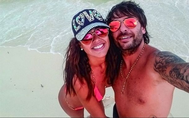 Pamela junto a su novio