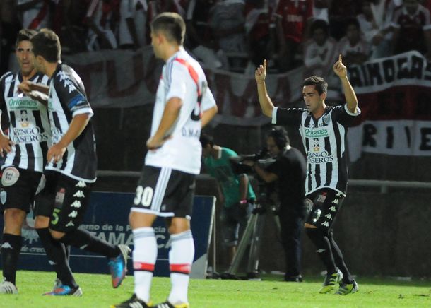 River cayó ante Estudiantes (BA) y se despidió de la Copa Argentina