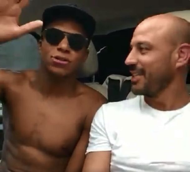 Mbappé saludó a Sarmiento de Junín