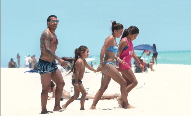 Tevez y su novia darán el sí el jueves