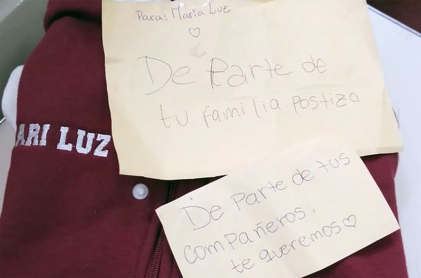 No podía comprarse la campera de egresados y sus compañeros la sorprendieron