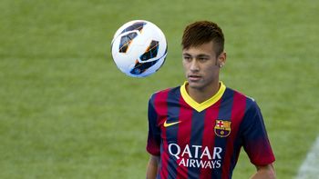 neymar firmo y jugara con messi durante cinco anos neymar firmo y jugara con messi durante cinco anos