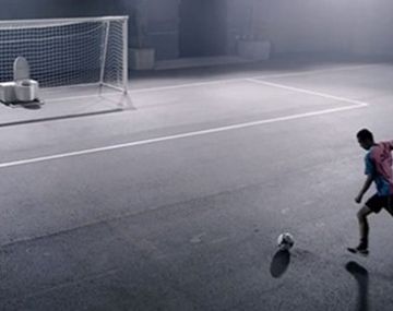 El increíble inodoro que ataja todo tipo de penales