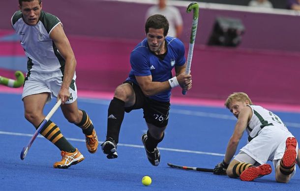 Los chicos del hockey golearon 6-3 y lograron su primer triunfo