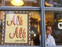 villa crespo: tension por toma de un restaurant villa crespo: tension por toma de un restaurant