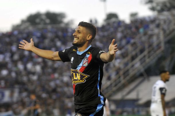 El Gimnasia de Maradona perdió con Arsenal y suma la séptima derrota en La Plata