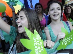 uruguay: legalizan la venta y la produccion de marihuana uruguay: legalizan la venta y la produccion de marihuana