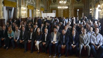 vidal se reunio con intendentes bonaerenses y les pidio trabajar en equipo vidal se reunio con intendentes bonaerenses y les pidio trabajar en equipo