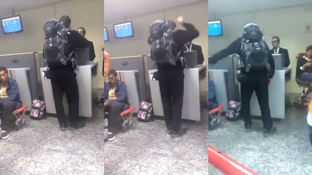 El pasajero no se tomó a bien la demora en la entrega de su equipaje