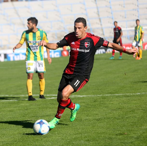 Maxi convirtió el segundo de la Lepra