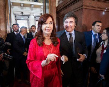 Cristina Kirchner acusó a Milei de usar reservas del BCRA para frenar al dólar