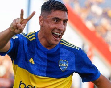 El festejo de Miguel Merentiel haciendo la V.