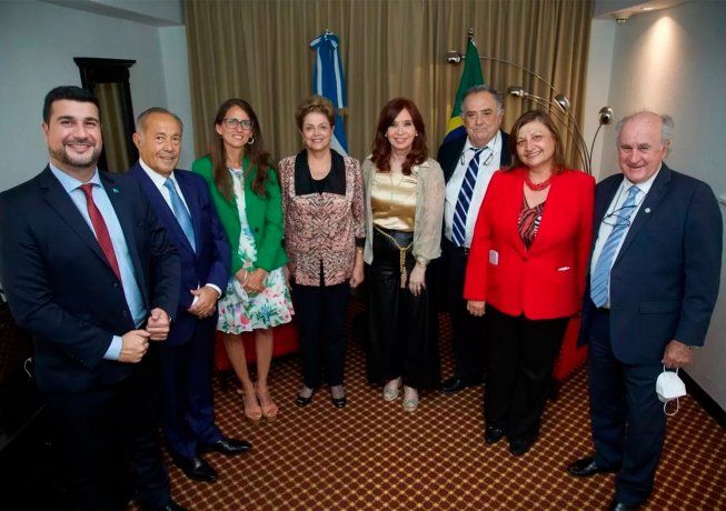 Cristina Kirchner se reunió con Dilma Rousseff en Honduras