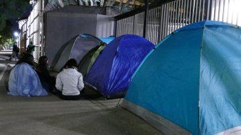 una fan se recibe de medica estudiando en el acampe para taylor swift una fan se recibe de medica estudiando en el acampe para taylor swift