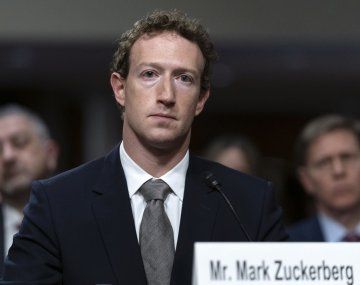 Mark Zuckerberg pidió perdón por riesgos para chicos en redes sociales