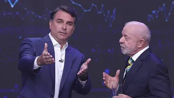 lula cruzo a flavio bolsonaro en el debate: ¿ya pediste prestada la motosierra de milei?