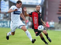 gimnasia y colon buscan no perder el tren de la pelea gimnasia y colon buscan no perder el tren de la pelea