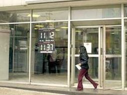 Denuncian más de cien salideras bancarias por día en todo el país