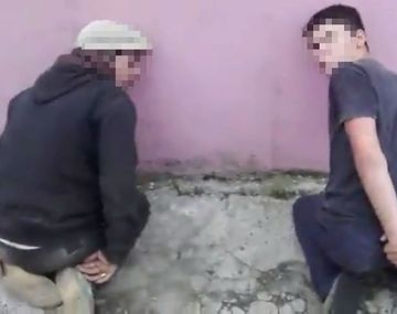 Tortura y humillación a dos carreros: el video viral de WhatsApp que indigna