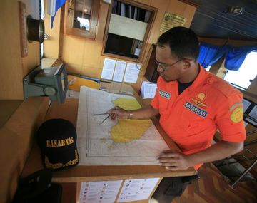 Francia abre una investigación por la desaparición del avión malasio