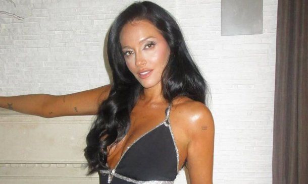 Oriana Sabatini lució su pancita con un increíble look en el casamiento del Peque Schwartzman Oriana Sabatini lució su pancita con un increíble look en el casamiento del Peque Schwartzman