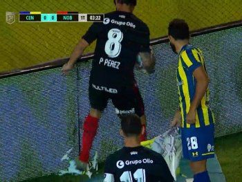 Clásico de Rosario: se detuvo el juego por un dron y Pablo Pérez lo destruyó