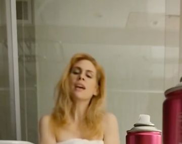 Lilia Lemoine se filmó semidesnuda cantando en el baño y en las redes la liquidaron