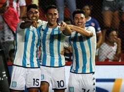 Racing le ganó a Unión en Santa Fe y se acerca a San Lorenzo