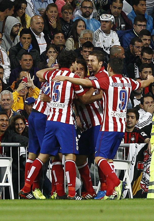 El Atlético fue oportuno y superó al Real en el clásico de Madrid