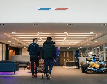 El sueño de la F1 está en marcha: Colapinto conoció la fábrica de Alpine