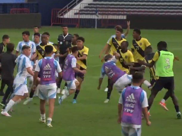 Video: batalla campal tras un amistoso Sub-16 entre Argentina y Ecuador